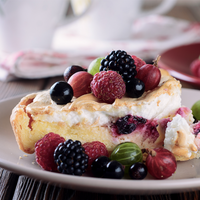 Habcsók torta gyümölcsökkel